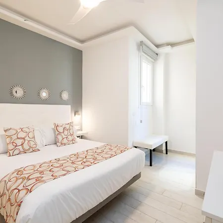 Dentro De Puerto Marina & Junto Playa & Patio شقة بينالماذينا